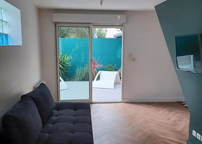 Quiet Loft 7 Min To Roseraie Metro Station Διαμέρισμα *